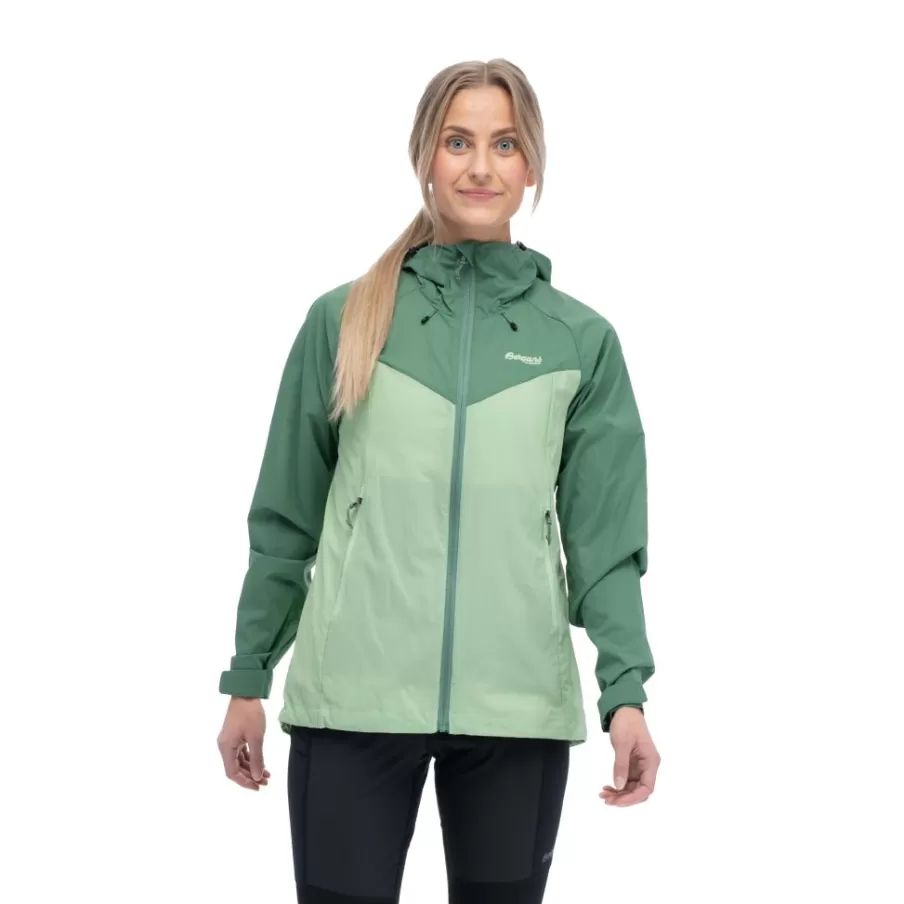 Skar Light Windbreaker Jacket Women | Bergans Fashion