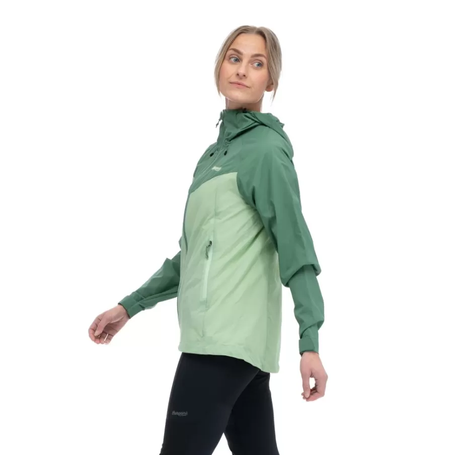 Skar Light Windbreaker Jacket Women | Bergans Fashion